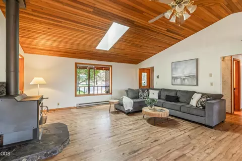 Living - 64543 Mcgrath Rd, Bend, OR 97701 photo 2 of 2