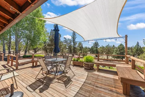 Exterior - 64543 Mcgrath Rd, Bend, OR 97701 photo 2 of 5