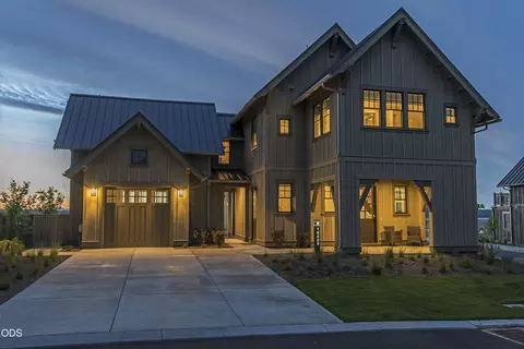 19238 Solomon Dr, Bend, OR 97702