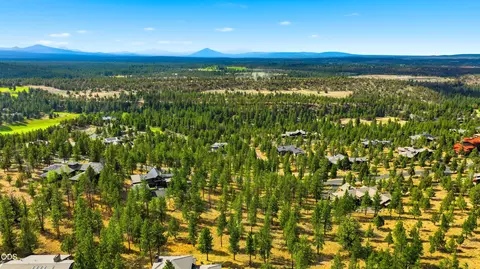 3404 NW Greenleaf Way #HOME 50, Bend, OR 97703