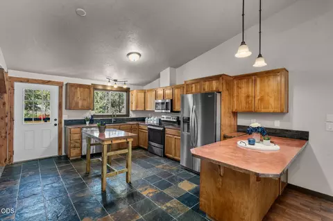 17065 Oxnard Rd, Bend, OR 97707 photo 8