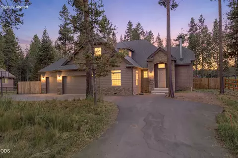 17169 Kingsburg Rd, Bend, OR 97707
