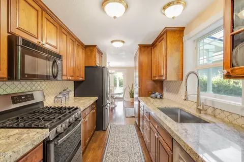 Kitchen - 20001 Mcclellan Rd, Bend, OR 97702 photo 1 of 1