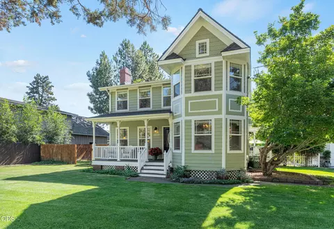 20001 Mcclellan Rd, Bend, OR 97702