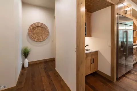 Entry Way - 56370 Fireglass Loop #179, Bend, OR 97707 photo 1 of 2