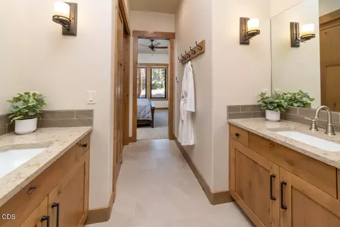 Entry Way - 56370 Fireglass Loop #179, Bend, OR 97707 photo 2 of 2