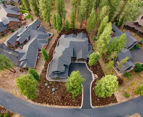 View/Area - 56370 Fireglass Loop #179, Bend, OR 97707 photo 2 of 9