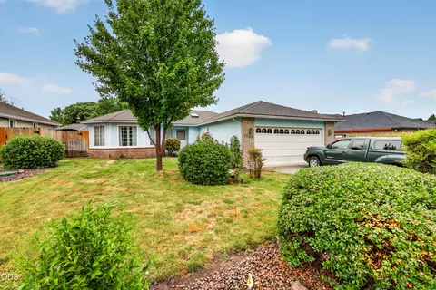 1764 Sandpiper Dr, Medford, OR 97501