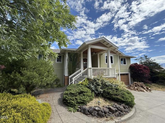 425 Merrill Cir, Ashland, OR 97520