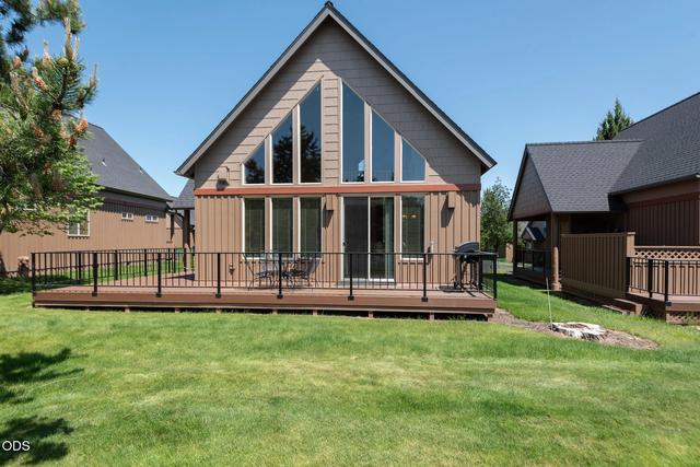 8578 Red Wing Ln, Redmond, OR 97756