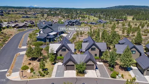19352 Blue Bucket Ln, Bend, OR 97702