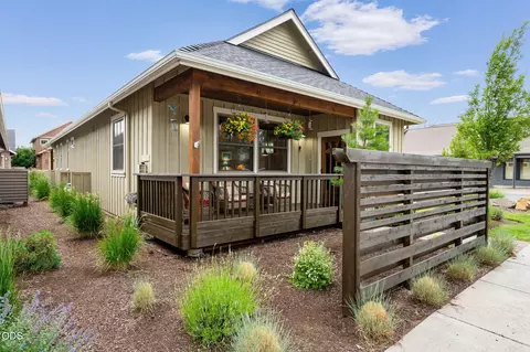 301 S Pine St, Sisters, OR 97759