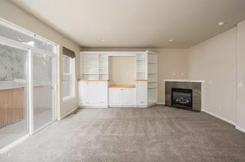 Living - 61506 Tall Tree Ct, Bend, OR 97702 photo 2 of 2