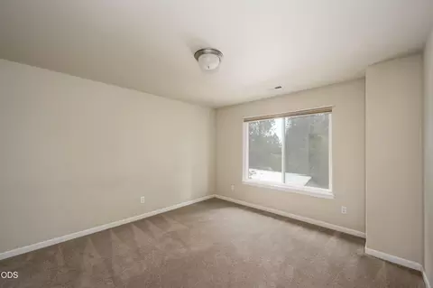 Bedroom - 61506 Tall Tree Ct, Bend, OR 97702 photo 4 of 7