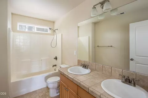 Bath - 61506 Tall Tree Ct, Bend, OR 97702 photo 7 of 7
