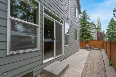 Exterior - 61506 Tall Tree Ct, Bend, OR 97702 photo 4 of 7