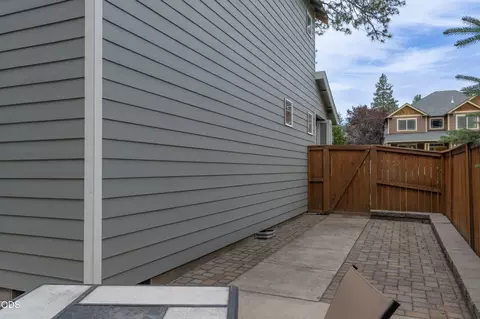 Exterior - 61506 Tall Tree Ct, Bend, OR 97702 photo 6 of 7