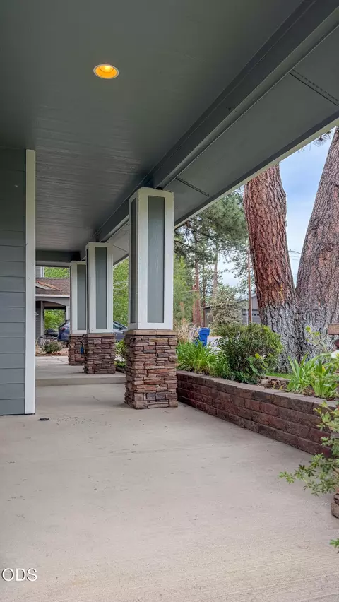 Exterior - 61506 Tall Tree Ct, Bend, OR 97702 photo 3 of 7