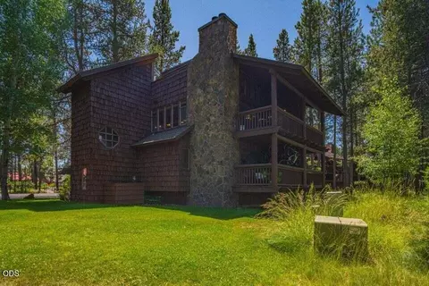 57089 Wild Lily Ln #16, Sunriver, OR 97707