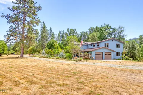 2076 Upper Applegate Rd, Jacksonville, OR 97530