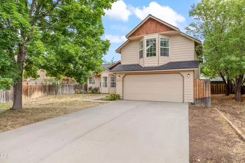 2030 SW 28th Ct, Redmond, OR 97756