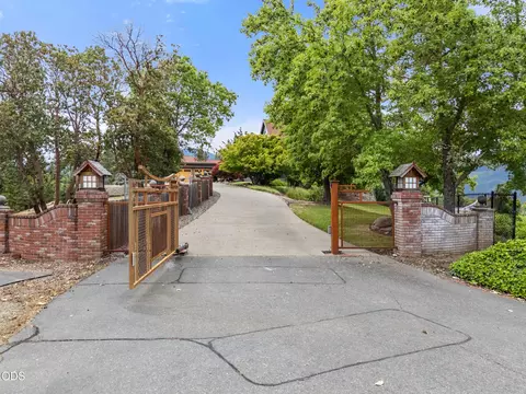 928 W Woodside St, Grants Pass, OR 97527