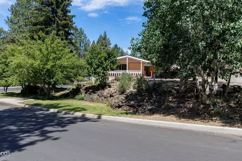 Exterior - 60944 Mcmullin Dr, Bend, OR 97702 photo 3 of 7