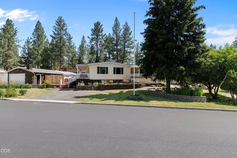 Exterior - 60944 Mcmullin Dr, Bend, OR 97702 photo 5 of 7
