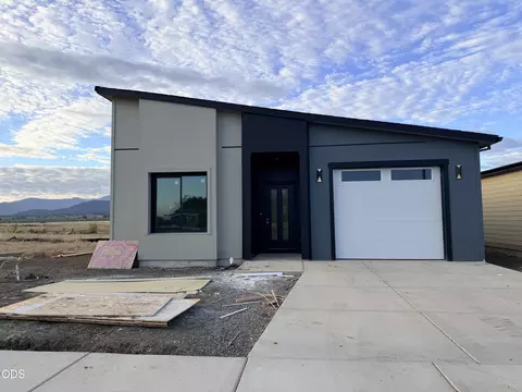 627 Terrazzo Way, Medford, OR 97501
