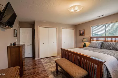 Bedroom - 6181 Thistle Ln, Central Point, OR 97502 photo 3 of 3