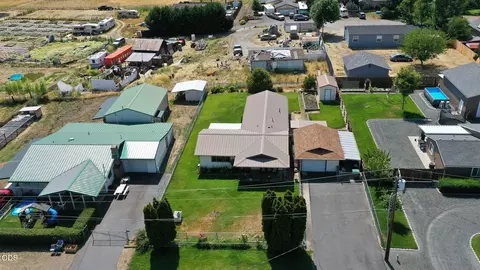 View/Area - 6181 Thistle Ln, Central Point, OR 97502 photo 1 of 5
