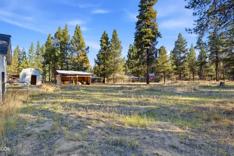 Exterior - 52856 Meadow Ln, La Pine, OR 97739 photo 5 of 15
