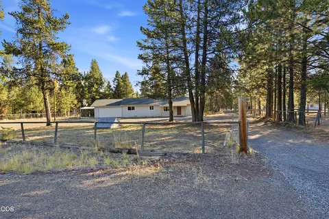 Exterior - 52856 Meadow Ln, La Pine, OR 97739 photo 14 of 15