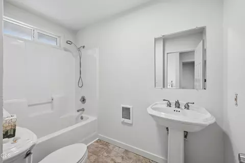 Bath - 52856 Meadow Ln, La Pine, OR 97739 photo 1 of 3