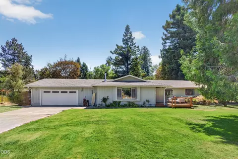 8122 New Hope Rd, Grants Pass, OR 97527