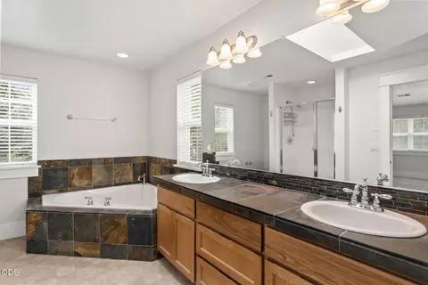Bath - 3368 NE Wild Rivers Loop, Bend, OR 97701 photo 4 of 6