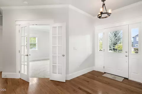 Entry Way - 3368 NE Wild Rivers Loop, Bend, OR 97701 photo 4 of 6