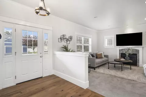 Entry Way - 3368 NE Wild Rivers Loop, Bend, OR 97701 photo 1 of 6
