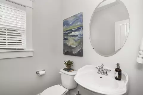 Bath - 3368 NE Wild Rivers Loop, Bend, OR 97701 photo 2 of 6