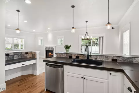 Kitchen - 3368 NE Wild Rivers Loop, Bend, OR 97701 photo 5 of 7