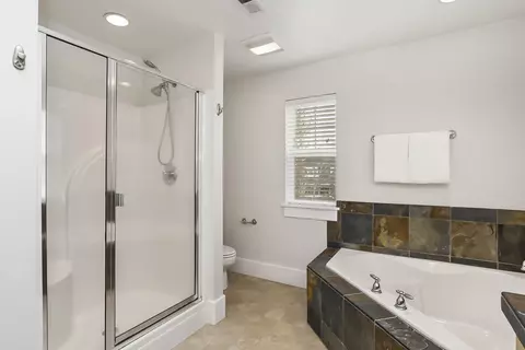 Bath - 3368 NE Wild Rivers Loop, Bend, OR 97701 photo 6 of 6
