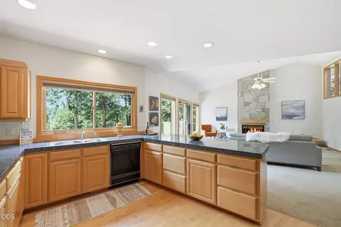 Kitchen - 3465 NW Conrad Dr, Bend, OR 97703 photo 2 of 4