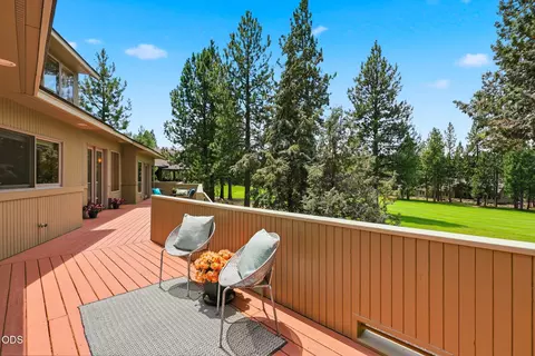 Exterior - 3465 NW Conrad Dr, Bend, OR 97703 photo 5 of 10