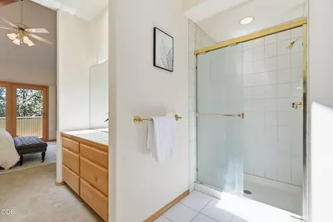 Bath - 3465 NW Conrad Dr, Bend, OR 97703 photo 2 of 3