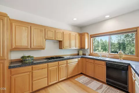 Kitchen - 3465 NW Conrad Dr, Bend, OR 97703 photo 3 of 4