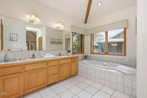 Bath - 3465 NW Conrad Dr, Bend, OR 97703 photo 1 of 3