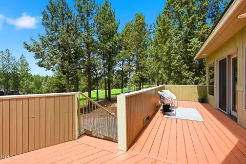 Exterior - 3465 NW Conrad Dr, Bend, OR 97703 photo 7 of 10