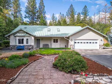 509 Carter Dr, Grants Pass, OR 97526
