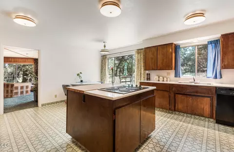 Kitchen - 63510 Gentry Loop, Bend, OR 97701 photo 2 of 3