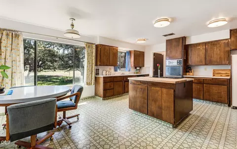 Kitchen - 63510 Gentry Loop, Bend, OR 97701 photo 1 of 3
